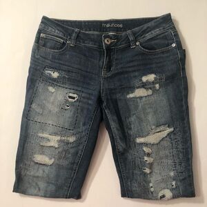 Maurices Distressed Jeans Size 5/6 EUC